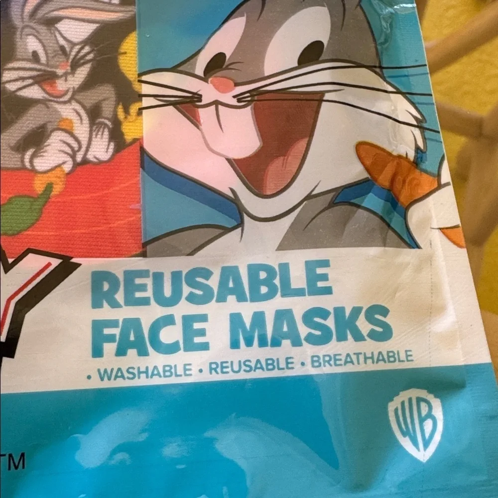 Warner Brothers Looney Tunes Characters Face Mask NWT Adult Fits Most - Reusable